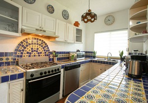 Sunny Apartment in a great location.