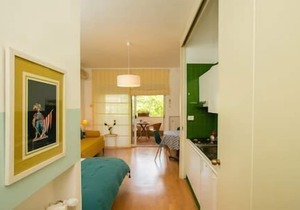 Sunny apartment, St. Peter's view, safe parking