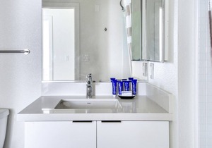 Sunny Berkeley 1BR w/ W/D & Coworking, walkable to BART, by Blueground