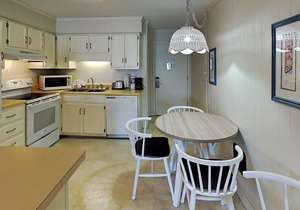 Sunny Condo with Private Balcony Outdoor Pool
