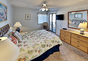 Sunny Condo with Private Balcony Outdoor Pool