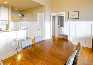 Sunny & Inviting Beach Condo w/ Free WiFi, Full Kitchen, Balcony, & Shared Pool