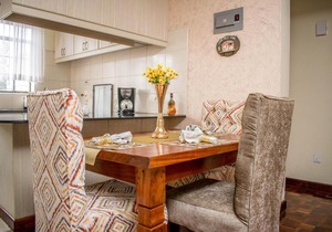 Sunny Lavington 2 bedroom Apartment (Guided Nairobi City Tour)