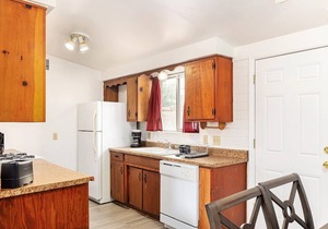 Sunny Modern 2BR Townhome in Tucson | Laundry