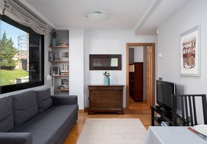 Sunny, modern apartment | Walk everywhere | Sleeps 4