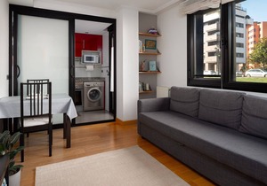 Sunny, modern apartment | Walk everywhere | Sleeps 4