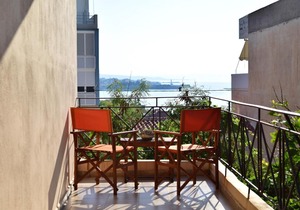 Sunny Sea-View Apartment in Halepa