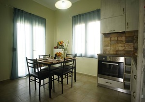 Sunny, sea-view apartment in Chalepa