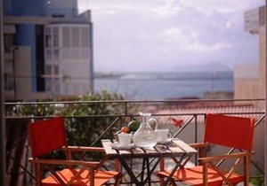 Sunny Sea-View Apartment in Halepa