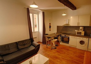 Sunny Studio in the Heart of Ajaccio – Walk to Beach and Market, Ideal for City Exploration