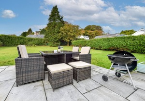 Sunnydale - Four Bedroom House, Sleeps 8