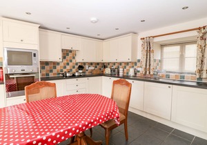 SUNNYMEAD COTTAGE, pet friendly, with a garden in Ashwater