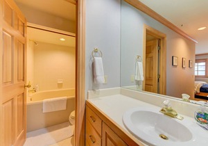 Sunnyside Lodge - ski-in/out to Snowbird
