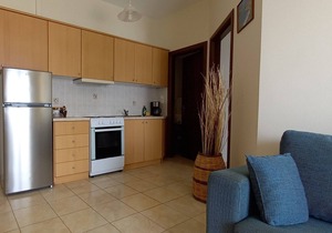 Sunrise 3 Apartment - Beautifully Located Air Conditioned 1 Bedroom Above Beach