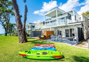 'Sunset@Corlette' *2 SUPs 2 Kayaks* WATERFRONT ACCOMMODATION Port Stephens