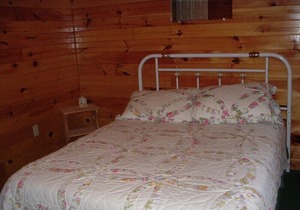 Sunset Cottage #1 near beaches, golfing, trails, shopping and local attractions!
