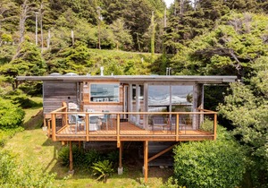 Sunset Cove by AvantStay Beachfront w/ Balcony!