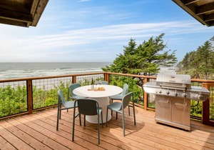 Sunset Cove by AvantStay Beachfront w/ Balcony!