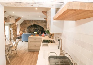 SUNSTONE (GARREG HAUL), pet friendly, with a garden in Abersoch