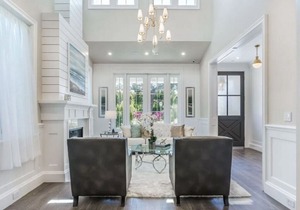 Super clean, new! in Santa Monica