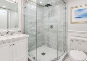 Super clean, new! in Santa Monica