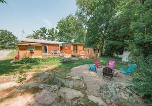 Super Clean, Pet Friendly Cottage! 3 Bedroom! NO EXTRA FEES!!