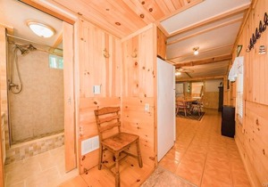 Super Clean, Pet Friendly Cottage! 3 Bedroom! NO EXTRA FEES!!