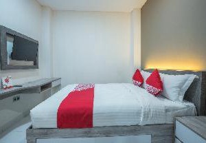 Super OYO 1487 Residence Khoe