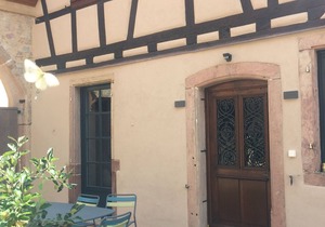 Superb 18th century farmhouse, in the heart of the vineyard.