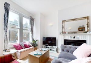 Superb 2 bed flat next to Clapham South station