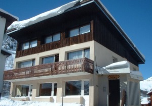 Superb Apartment in Town Center, Close to Slopes and Shops, Sleeps 10