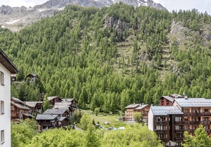 Superb Apartment in Town Center, Close to Slopes and Shops, Sleeps 10