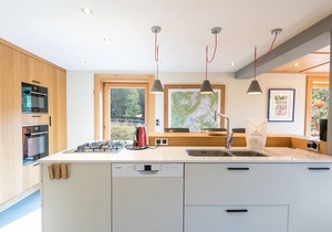 Superb chalet with large garden, 5 bedrooms, parking and WiFi