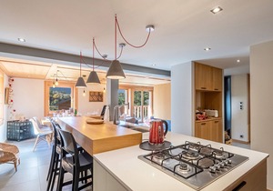 Superb chalet with large garden, 5 bedrooms, parking and WiFi