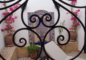 SUPERB HOUSE IN CHARAF RESIDENTIAL AREA. FLOWER GARDEN TERRACE AND PATIO