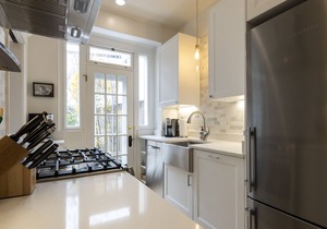 Superb location, garage parking included