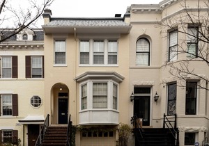 Superb location, garage parking included