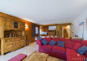 Superbe 4 pièces à Montvalezan avec terrasse SE, proche pistes et commerces, parking inclus - FR-1-398-534
