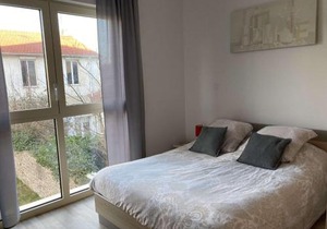 Superbe T3 neuf avec balcon, centre-ville, proche plage, parking et wifi inclus. - FR-1-646-1