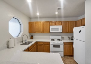 Superhost 5 Star ⭐️ Service Spacious 1 Bedroom