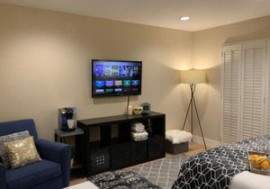 Superior Deluxe Queen Room next to Santana Row