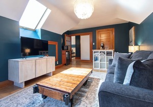 Superior Suite w/Jacuzzi & Sauna