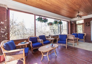 Superior Suite w/Jacuzzi & Sauna