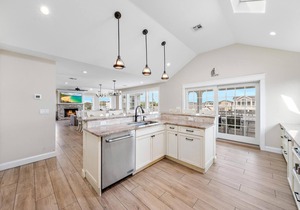 SURF CITY BEACH BLOCK DREAM VACATION OR PERFECT FOR SMALL WEDDINGS!