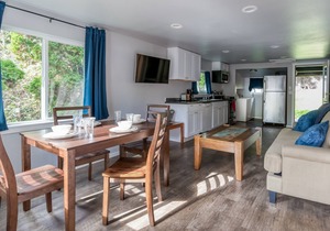 Surf Haven Unit B w/fire pit walking distance to surfing beaches