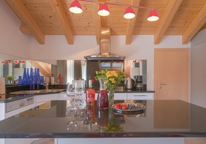 Surrounded by green meadows and with a fantastic view of the surrounding mountains, this vacation ap