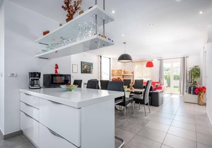 Surrounded by greenery and located in the small Istrian village of Bratuli.