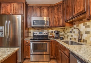 SV140 - Walk to Lifts & Town - Hot Tub & Pool