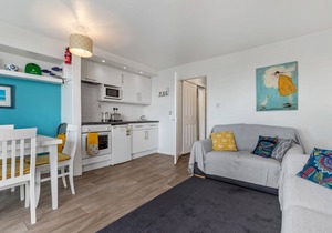 Swn Y Tonnau - Sea Views, Parking, Beach Access