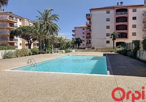 T2 apartment in residence with swimming pool